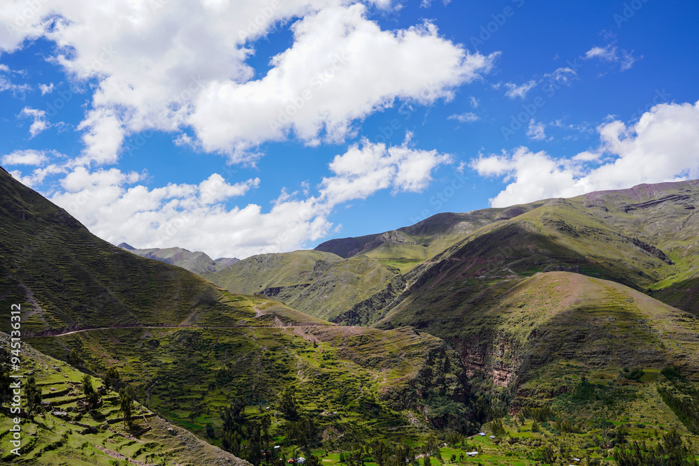 Naklejka premium Countryside and mountainscape around Cuzco, Peru