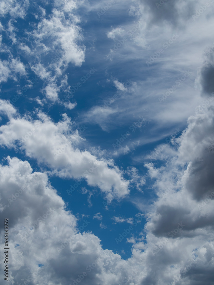 Obraz premium 真夏の青空と雲の風景