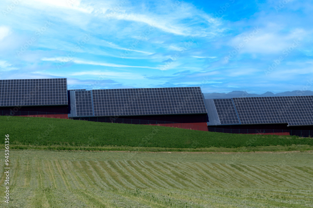 panneaux solaire sur une ferme agricole panneaux solaire sur une ferme agricole