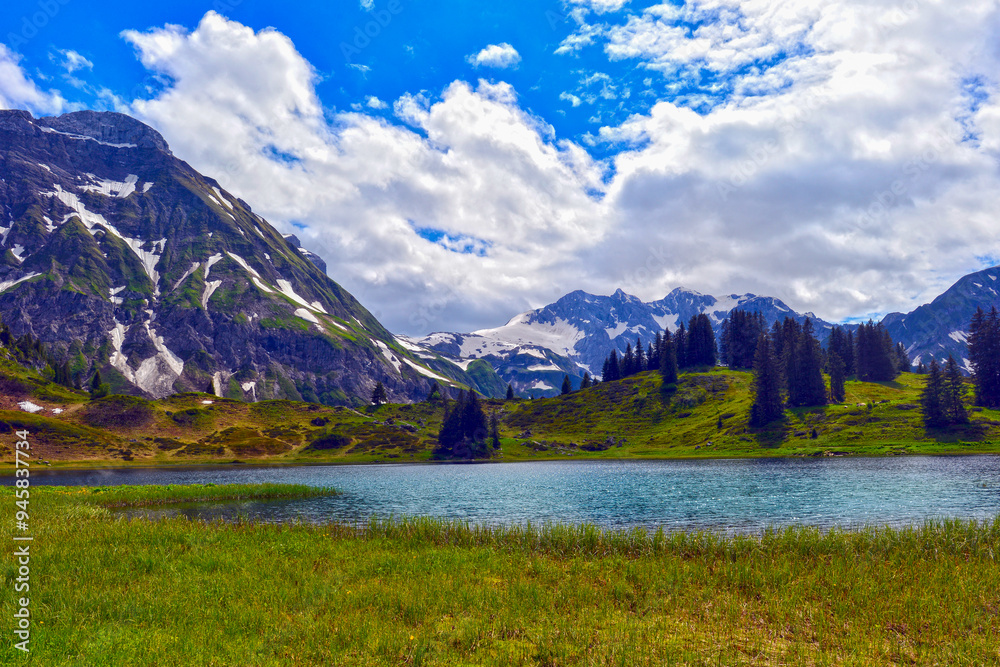 Fototapeta premium Der Körbersee in Schröcken (Vorarlberg, Österreich)