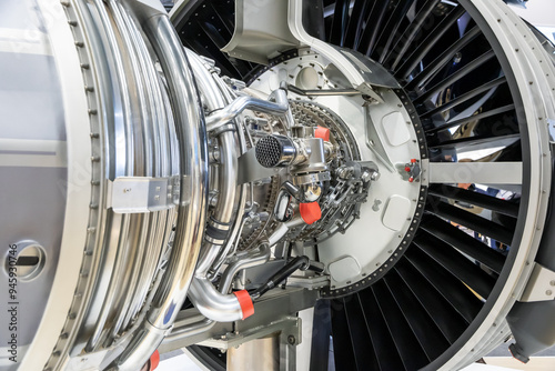 Modern airliner engine 