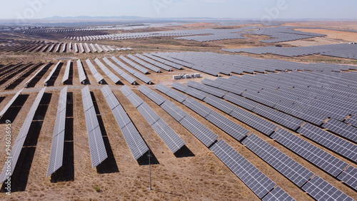 VISTA LATERAL CON PLACAS SOLARES A 45º A MEDIO DIA