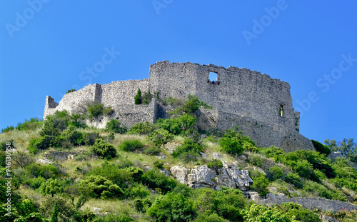 CHÂTEAU VILLAGE SAINT VICTOR LA COSTE  GARD