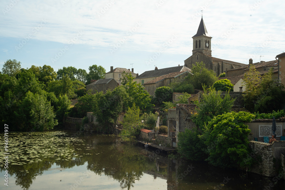 Rivière La Vonne, Sanxay, Vienne, 86, Region Nouvelle Aquitaine, France Rivière La Vonne, Sanxay, Vienne, 86, Region Nouvelle Aquitaine, France