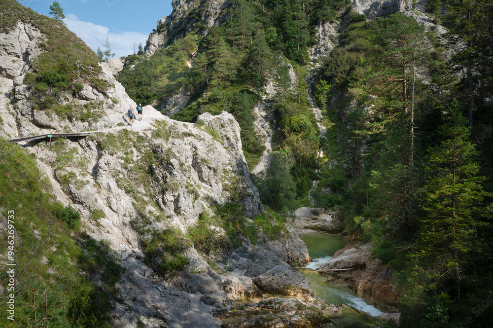 Bergwanderer im Naturpark Ötschergräben Bergwanderer im Naturpark Ötschergräben
