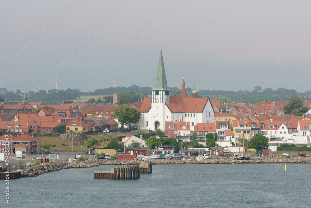 Stadtansicht von Rønne auf Bornholm mit der Sankt Nicolai Kirche Stadtansicht von Rønne auf Bornholm mit der Sankt Nicolai Kirche
