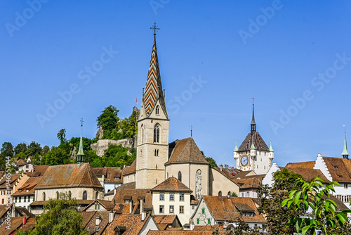 Stadt Baden, katholische Kirche, Stadtturm, Wehrturm, Altstadt, Schlossberg, Ruine, Altstadthäuser, Limmat, Fluss, Aargau, Sommer, Schweiz