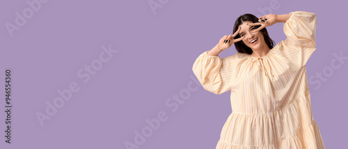 Beautiful young woman in st...