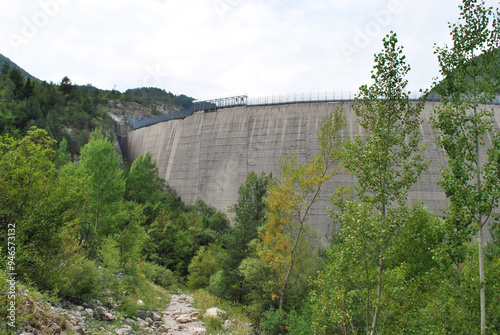 La diga del Vajont a Erto e Casso in provincia di Pordenone, Friuli-Venezia Giulia, Italia. photo