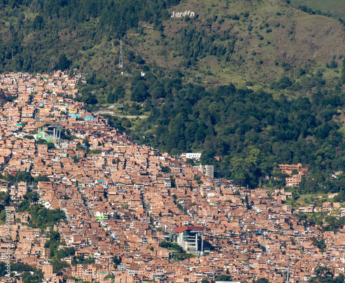 Foto Aerial view of a popular district on a hill of Medellin, Medellín, Antioquia, Colombia