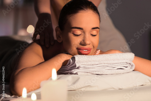 Pretty young woman having m...