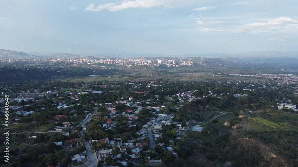 Aerial pan to the right of eastern Barquisimeto, highlighting Cabudare.
