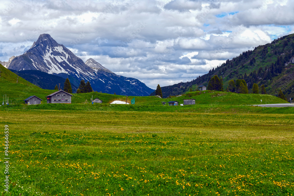 Naklejka premium Der Hochtannbergpass in Warth Vorarlberg, Österreich