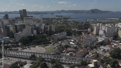 Vista aérea do bairro da Lapa, reduto da boemia carioca, no coração do centro do Rio de Janeiro, Brasil.