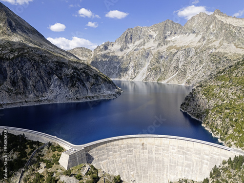 Barrage de haute montagne photo