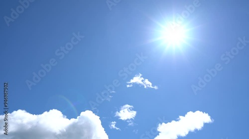 太陽と雲（8月）