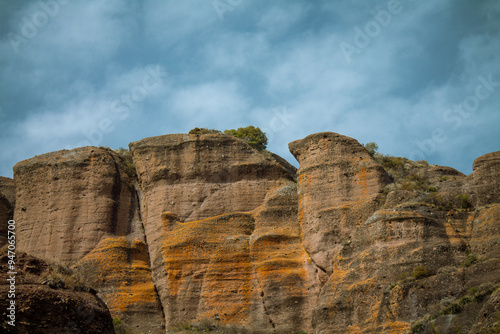 formations in region country