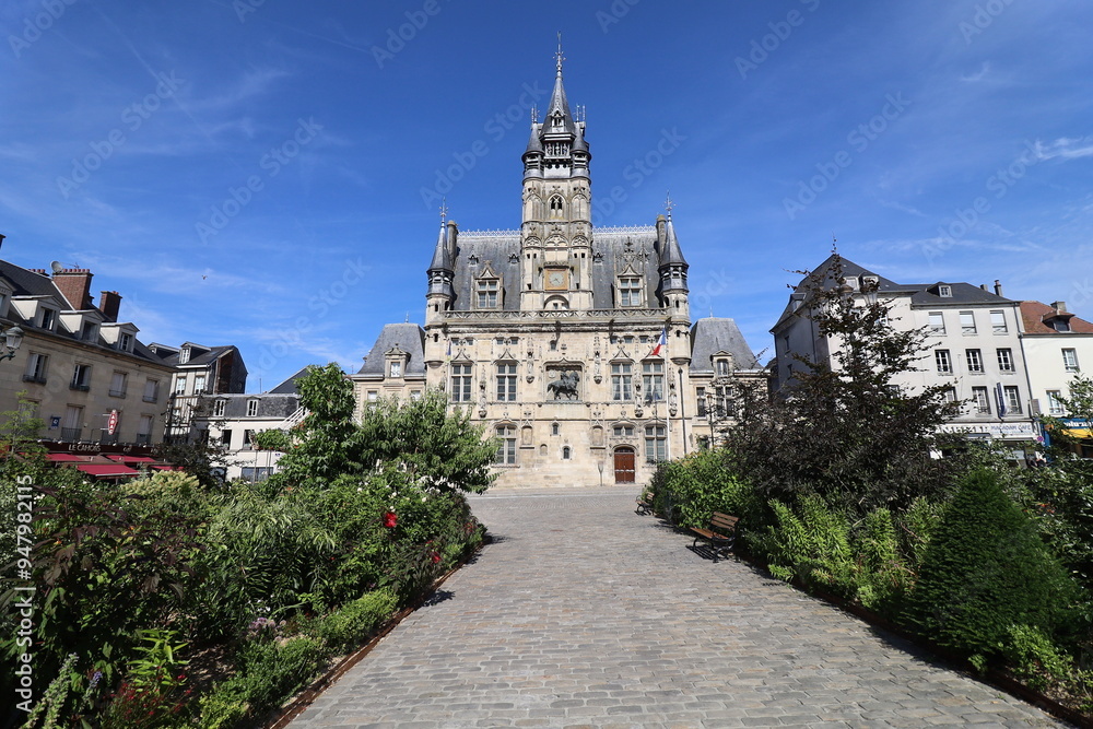La mairie, vue de l'extérieur, ville de Compiègne, département de l'Oise, France