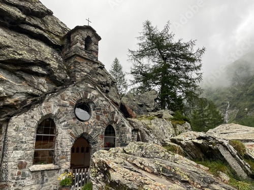 Wanderung Innergschlöß - Felsenkapelle - Schlatenkees - Osttirol photo