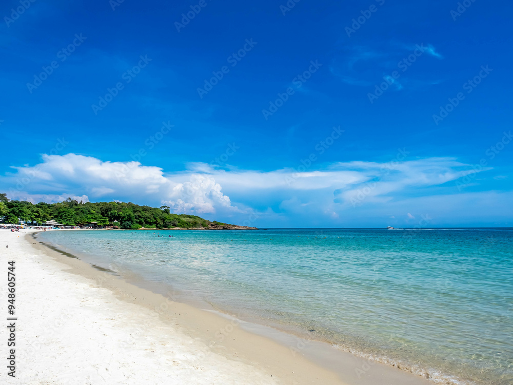 Seascape view with white sand, quiet beach, clear sea water, blue sky in summer of Koh Samet (Samet Isalnd) in Thailand Seascape view with white sand, quiet beach, clear sea water, blue sky in summer of Koh Samet (Samet Isalnd) in Thailand