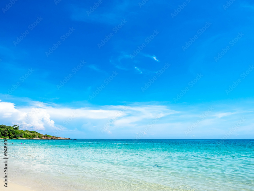 Seascape view with white sand, quiet beach, clear sea water, blue sky in summer of Koh Samet (Samet Isalnd) in Thailand Seascape view with white sand, quiet beach, clear sea water, blue sky in summer of Koh Samet (Samet Isalnd) in Thailand