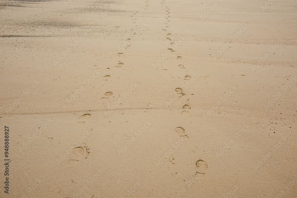 footsteps on the sand, footsteps on the beach, footprint footsteps on the sand, footsteps on the beach, footprint