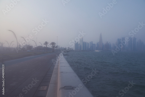Tableau sur toile Doha Corniche on a humid day with rough sea waves