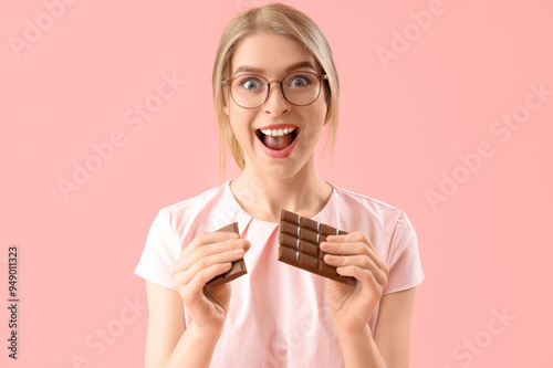 Young woman with tasty choc...