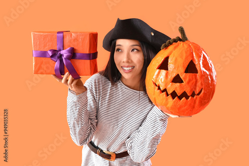 Young Asian woman dressed a...