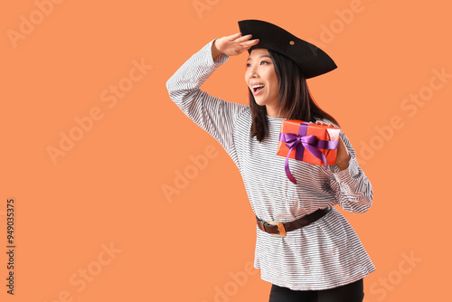 Young Asian woman dressed a...