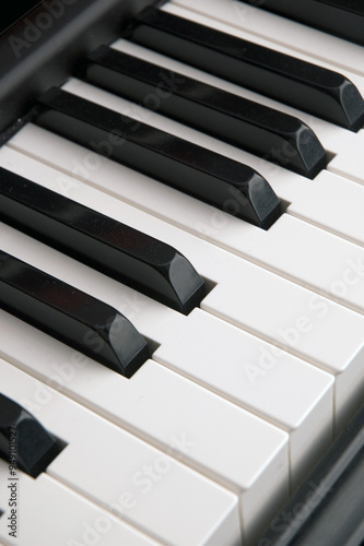 Φωτογραφία Piano Keys Close Up in a Diagonal Composition