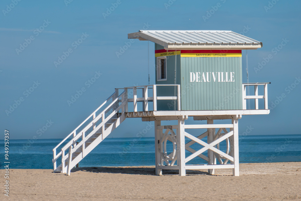 Poste de secours sur la plage de Deauville Poste de secours sur la plage de Deauville