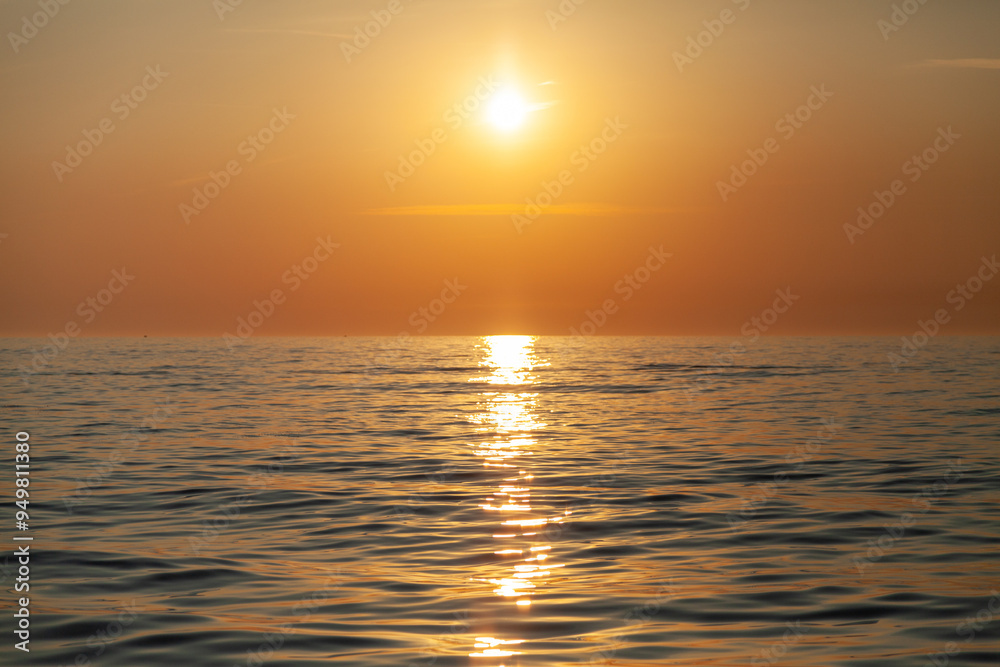 Fototapeta premium Sunrise on the sea