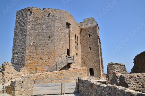 RUINES DU CHÂTEAU CATHARES DE QUERIBUS X éme SIÈCLE photo