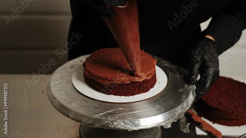 The process of making the cake 