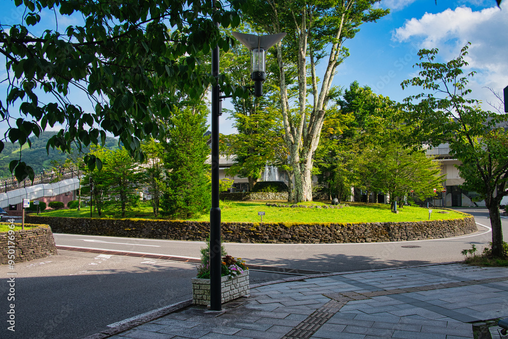 Fototapeta premium 有名な観光地・軽井沢駅北口周辺の風景
