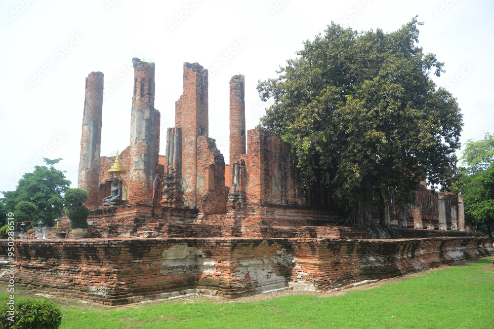 Buddha at Main Vihara is built entirely of red bricks. deteriorated over time But it also shows the greatness and indicates the ancient architecture of the Ayutthaya period. At Wat Thammickarat. Buddha at Main Vihara is built entirely of red bricks. deteriorated over time But it also shows the greatness and indicates the ancient architecture of the Ayutthaya period. At Wat Thammickarat.