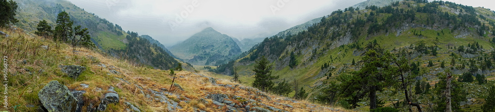 Fototapeta premium Beautiful landscape with mountains on a rainy day, in Pirineos, Huesca (Spain)