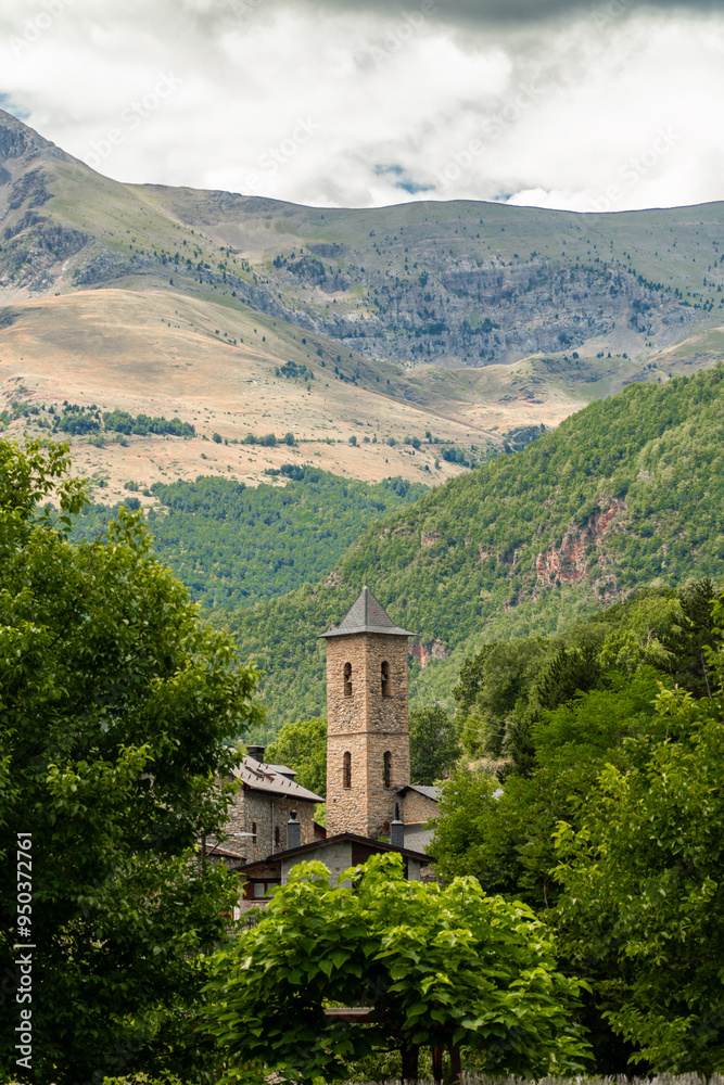 Obraz premium Landscape with Eriste old town on background, in Pirineos, Huesca (Spain)