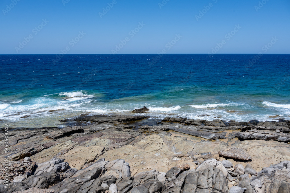 Φωτογραφία panoramic view of an ancient fortress in a bay against the backdrop of the sea o