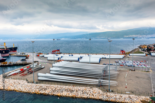 Wind power plant propellers and mounting bodies ready for transportation from the port