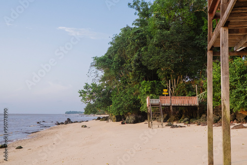 Praia fluvial na Ilha de Cotijuba, Pará, Amazônia brasileira, Brasil