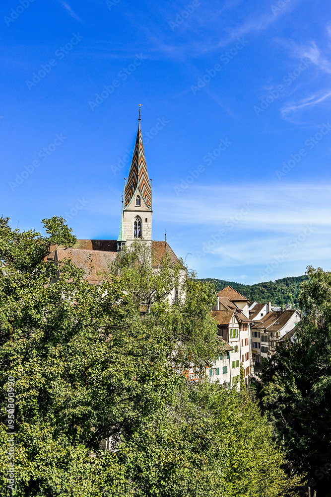 Stadt Baden, katholische Kirche, Altstadt, Altstadthäuser, Stadt, Aargau, Limmat, Fluss, Sommer, Schweiz Stadt Baden, katholische Kirche, Altstadt, Altstadthäuser, Stadt, Aargau, Limmat, Fluss, Sommer, Schweiz