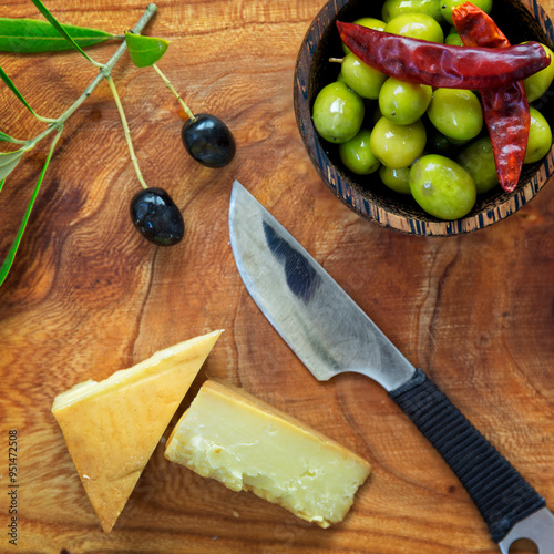 Olives and Cheese 01