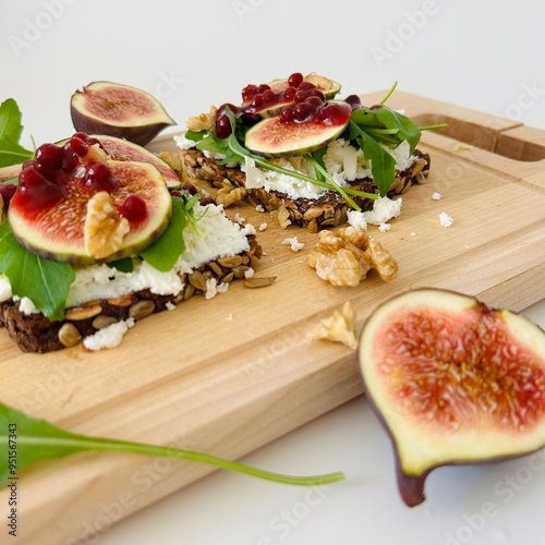 Wallpaper Mural Toast with Figs, Cheese and Arugula on Bread Slice Photo Torontodigital.ca