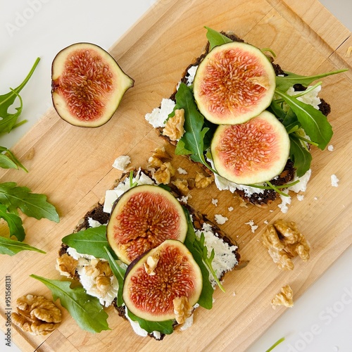Wallpaper Mural Toast with Figs, Cheese and Arugula on Bread Slice Photo Torontodigital.ca