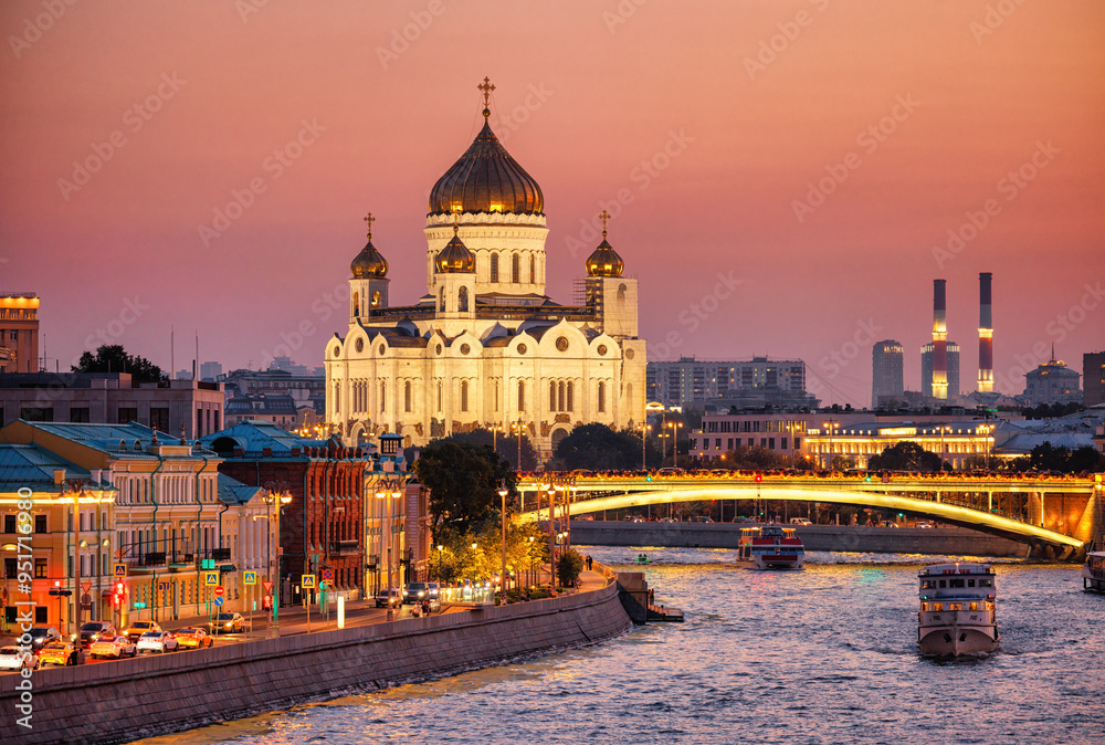 Obraz premium View of the Cathedral of Christ the Saviour