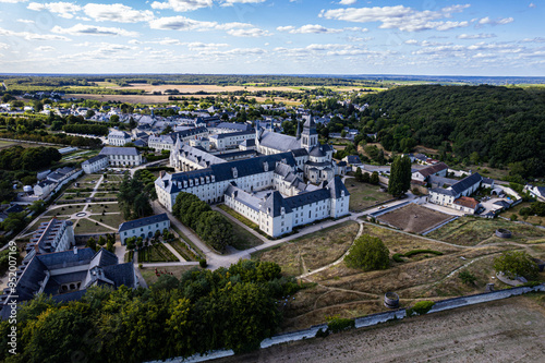 Le village de Fontevraud-l'Abbaye, Maine et Loire, France