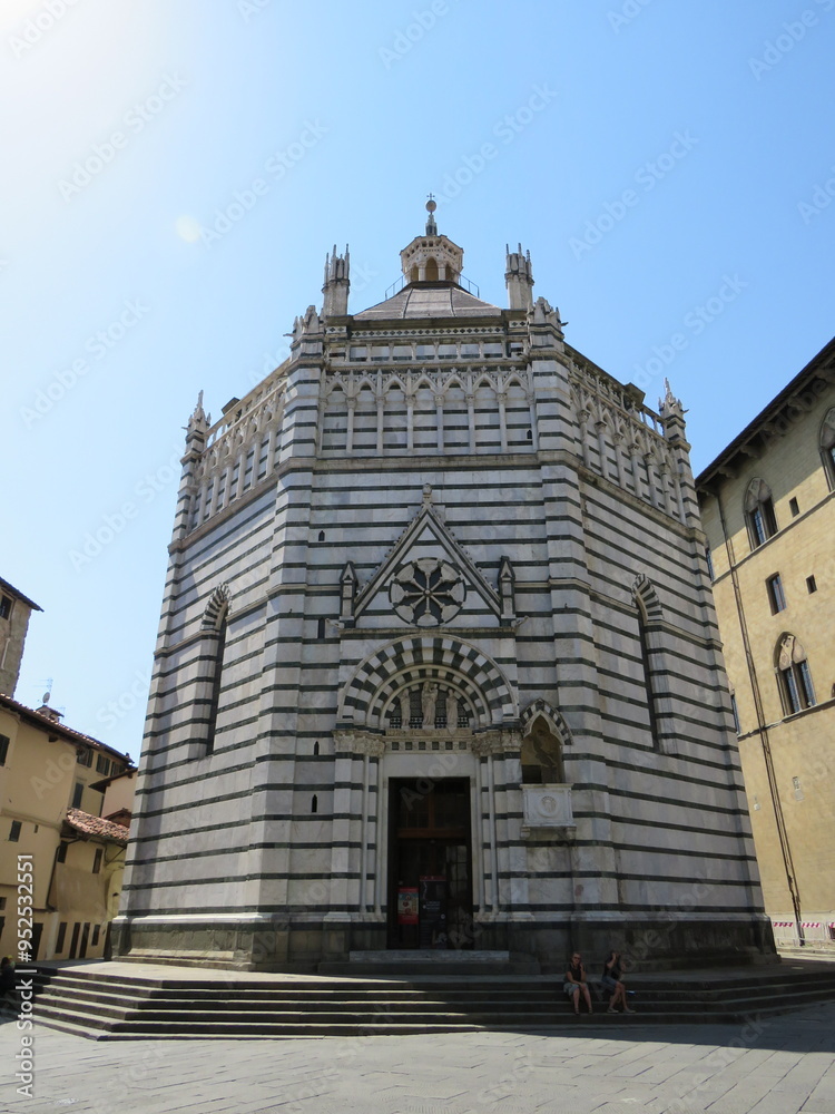 Battistero di San Giovanni in corte, Pistoia, Toscana, Italia Battistero di San Giovanni in corte, Pistoia, Toscana, Italia