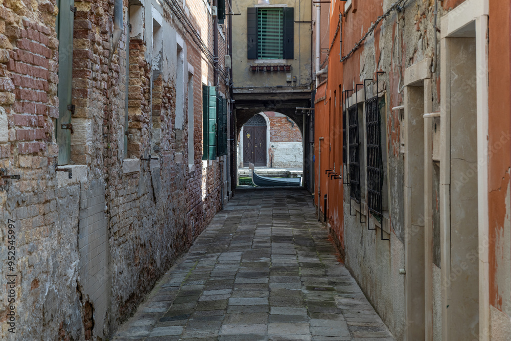 Beaufitul streets and alleys in Venice, Italy Beaufitul streets and alleys in Venice, Italy